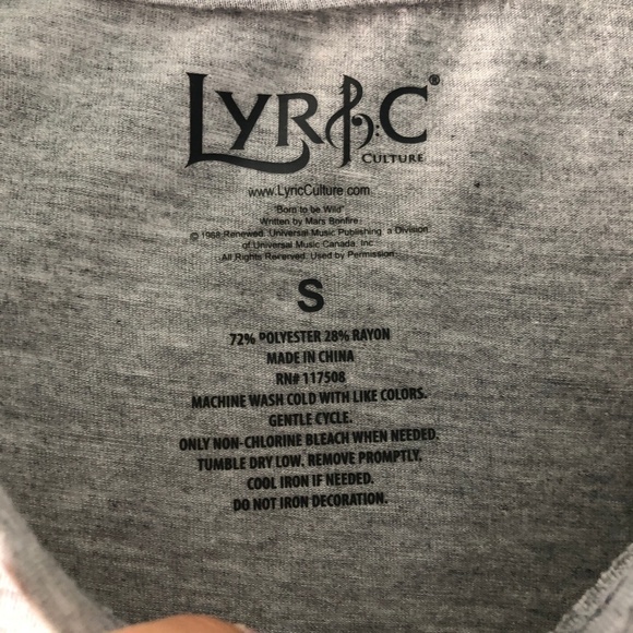 🦋 LYRIC Born to Be Wild Country Music Graphic Tee Small - Picture 2 of 3